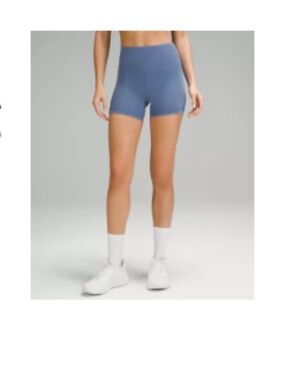 LULULEMON Wunder Train High Rise 4 inch shorts size 8